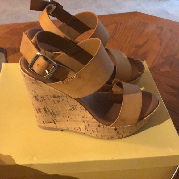 Tan wedges - Picture 3 of 5